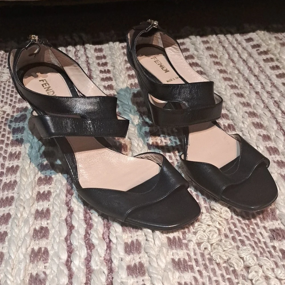 🎉POSH SALE ~ FENDI made in Italy 38.5 Vero Cuoio, $1,495.00